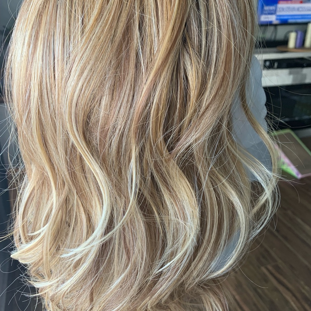 Laguna Beach Belle Tress wig